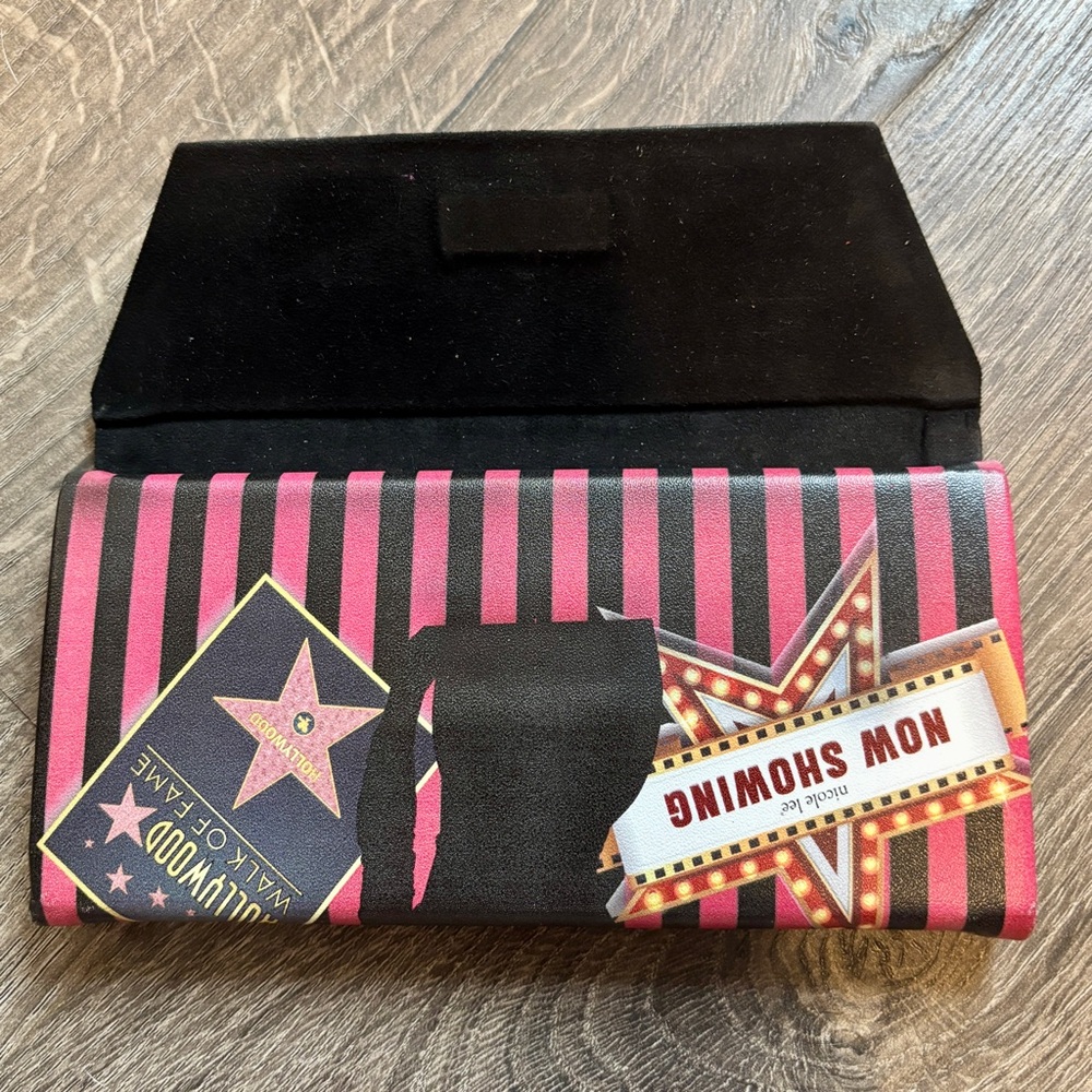 Nicole Lee Hollywood Foldable Glasses Case - Picture 6 of 11